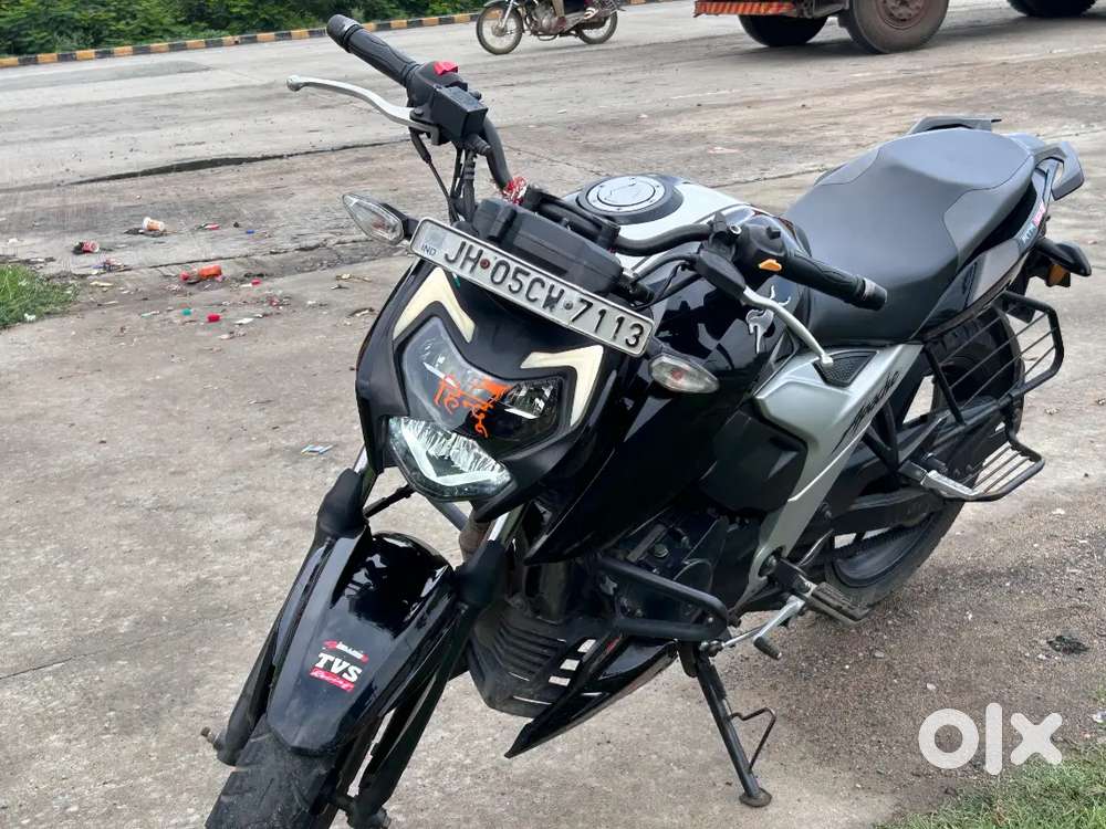 Ex Showroom Apache 160 4v Bs6 Black Colour Price Apache RTR 160 4V