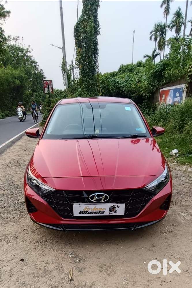 Hyundai I20 Asta (o) 1.2 Mt Dual Tone, 2022, Petrol