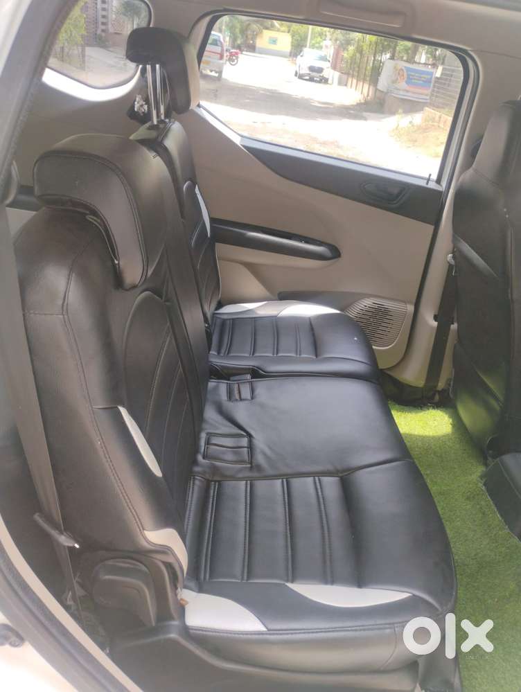 Renault Triber Rxl, 2023, Petrol