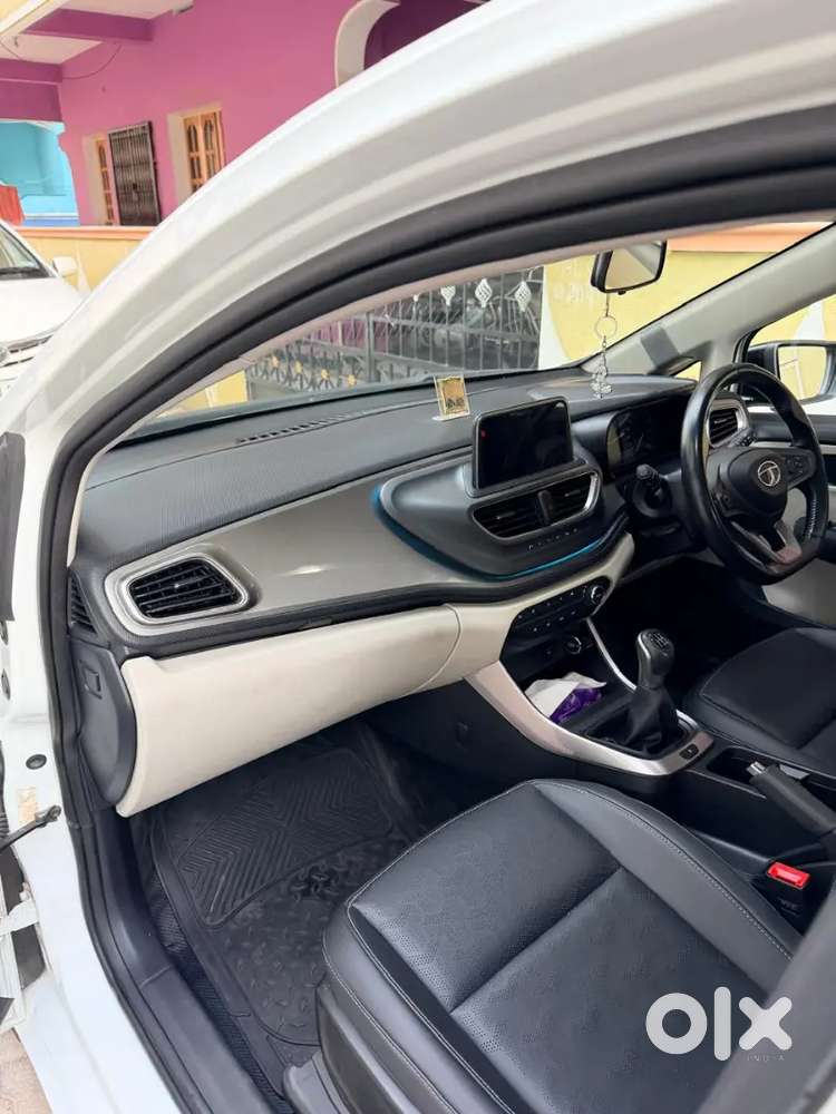 Tata Altroz 2022 Petrol Manual Dark