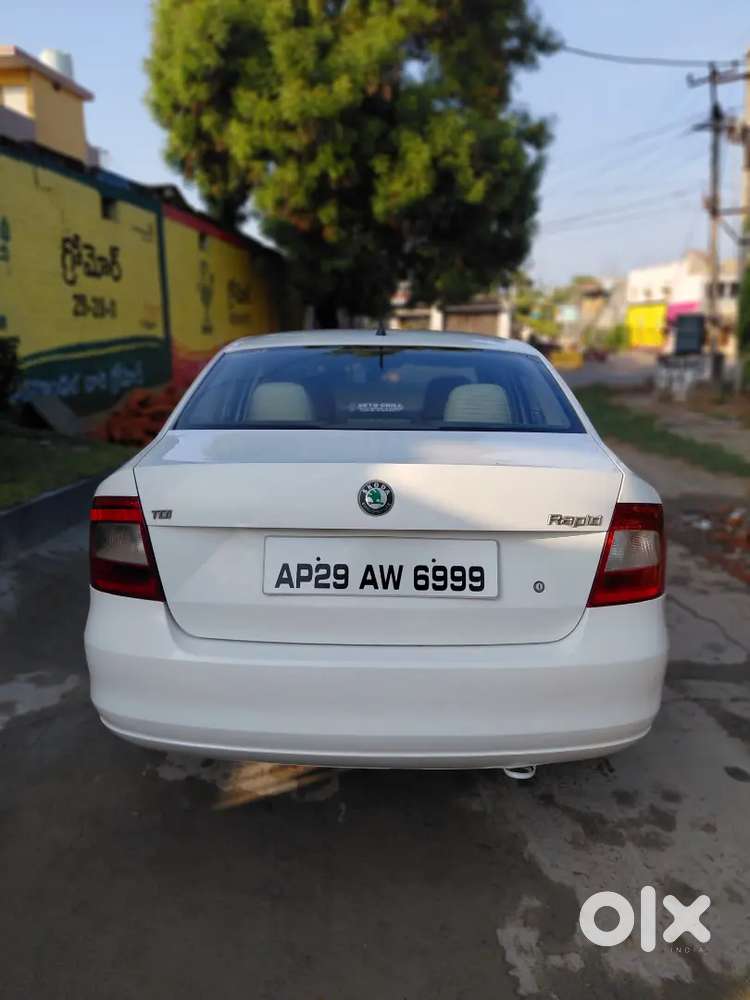 Skoda Rapid 2012 Diesel 106000 Km Driven