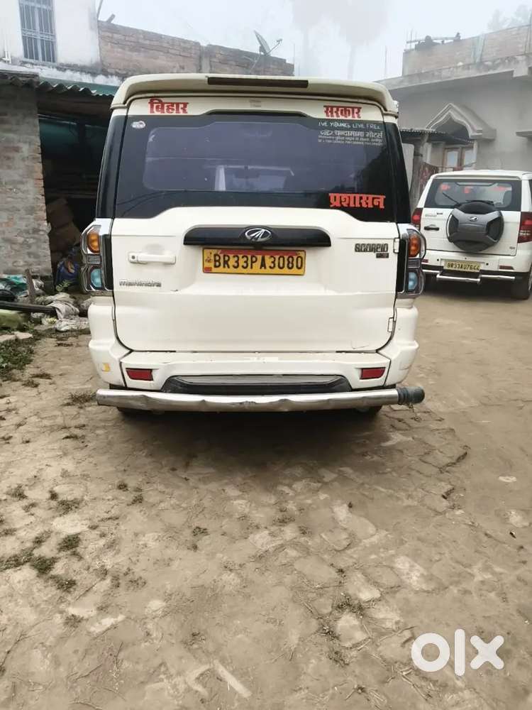 गाड़ी 2018 मॉडल की गाड़ी बिल्कुल वेल कंडीशन में है गाड़ी ऑफिसमें चलती