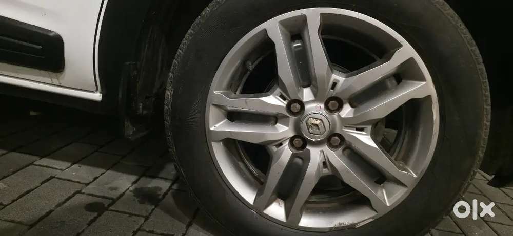 White Colour Triber Automatic In Good Condition