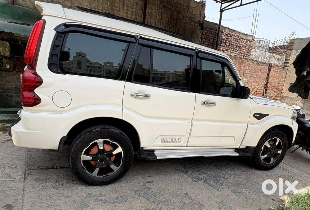 Mahindra Scorpio S5 Converted Into S11