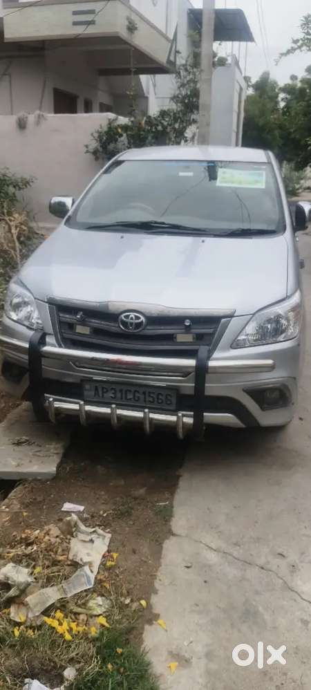 Toyota Innova 2013 Diesel 180000 Km Driven
