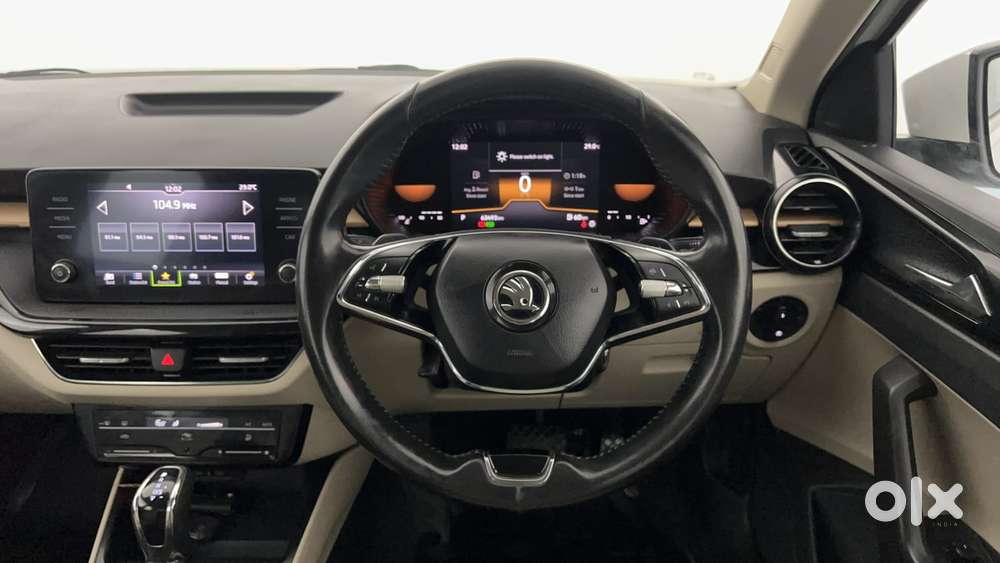 Skoda Slavia Style 1.0l Tsi At, 2022, Petrol