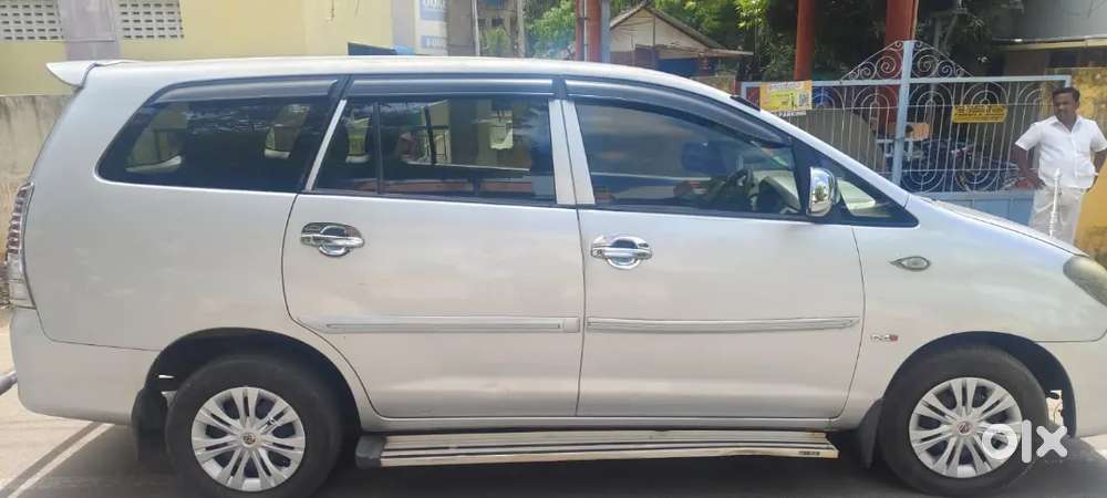 Toyota Innova 2010 Diesel 245000 Km Driven