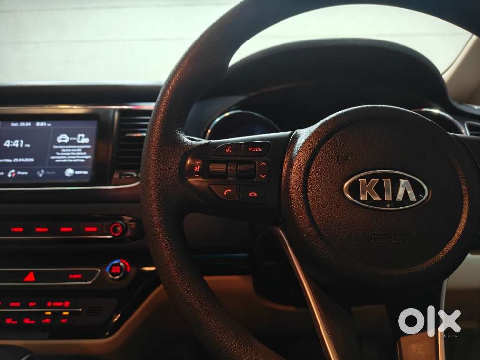 Kia Carnival Premium, 2021, Diesel