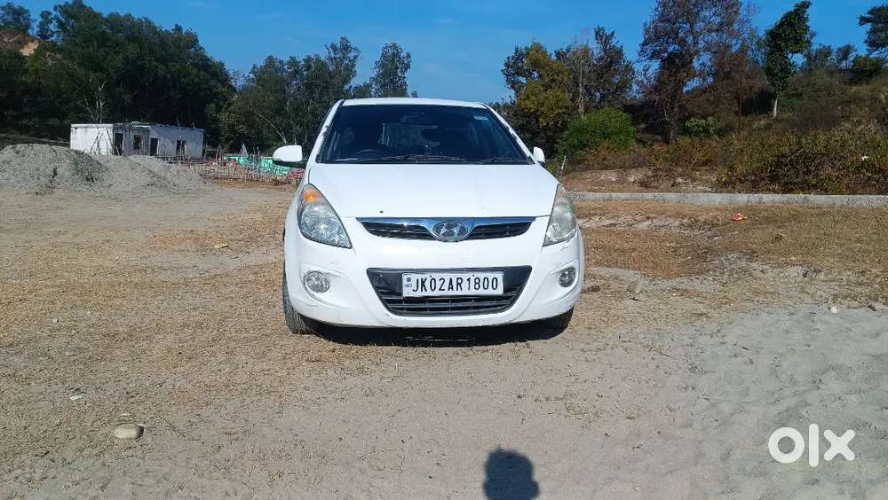 Hyundai New I20 2010 Petrol Well Maintained   New Tyres
