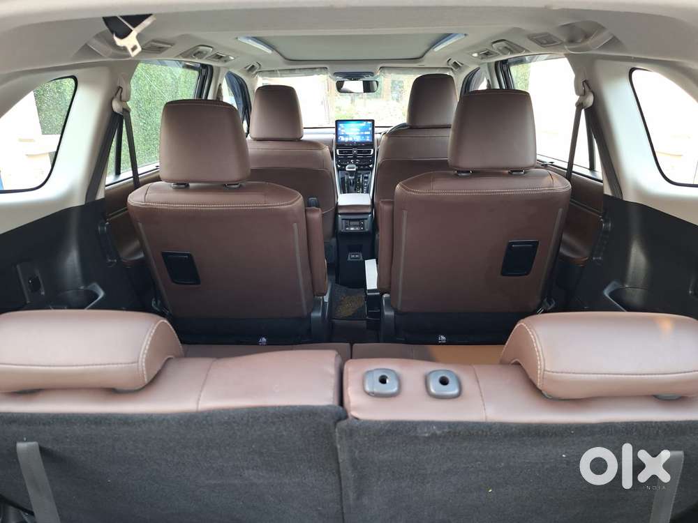 Toyota Innova Hycross 2.0 Zx Hybrid 7 Str, 2026, Petrol