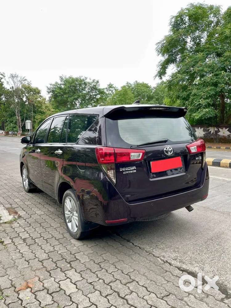 Toyota Innova Crysta 2.8 Zx At 7 Seater, 2016, Diesel