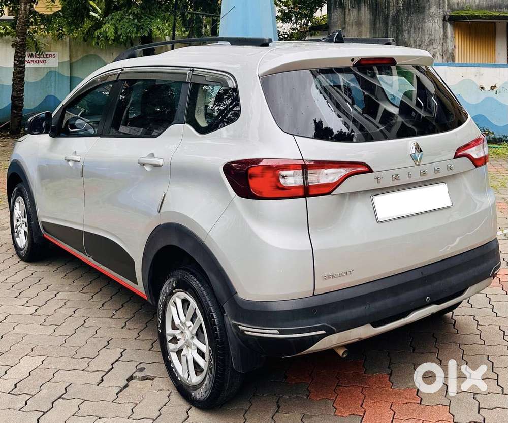 Renault Triber Rxt, 2023, Petrol