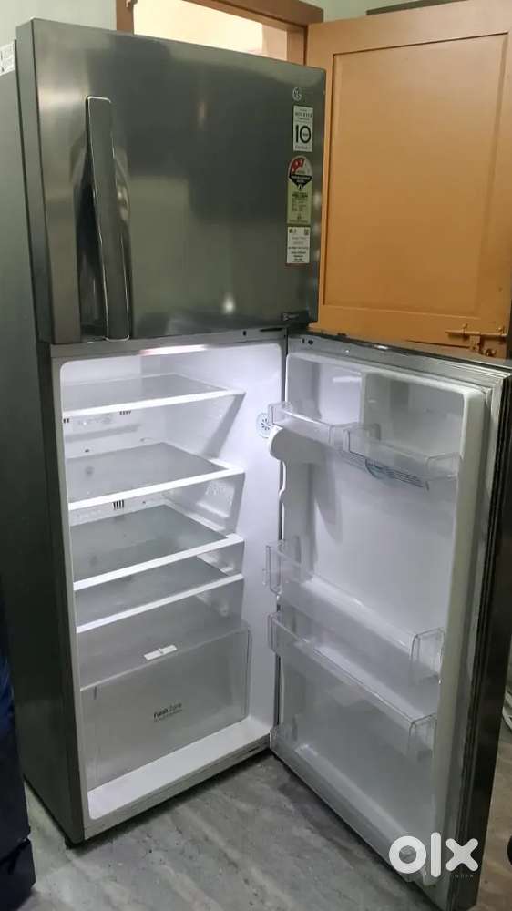 LG. 256 litres storage   fully functional  double door refrigerator