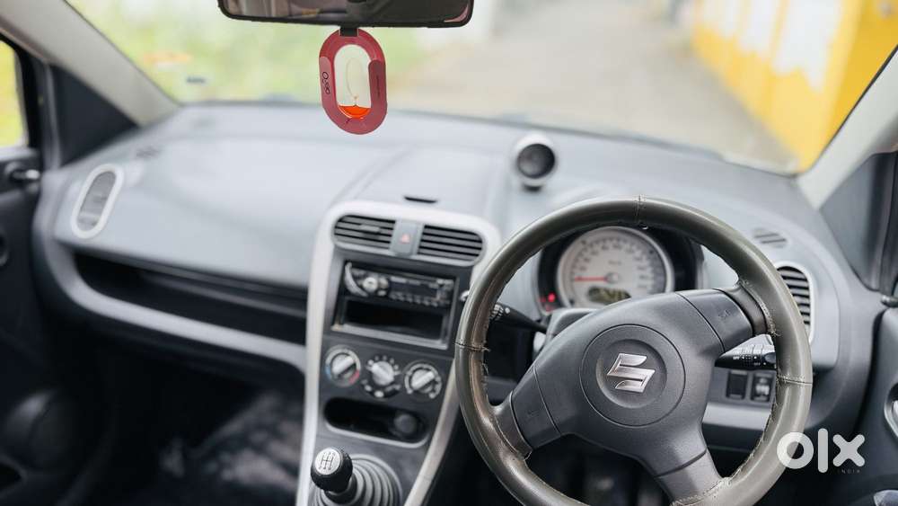 Maruti Suzuki Ritz Vxi, 2012, Petrol