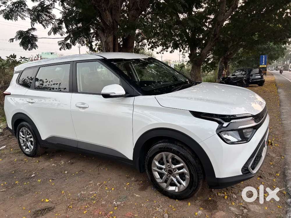 Kia Carens 2024 Diesel Well Maintained
