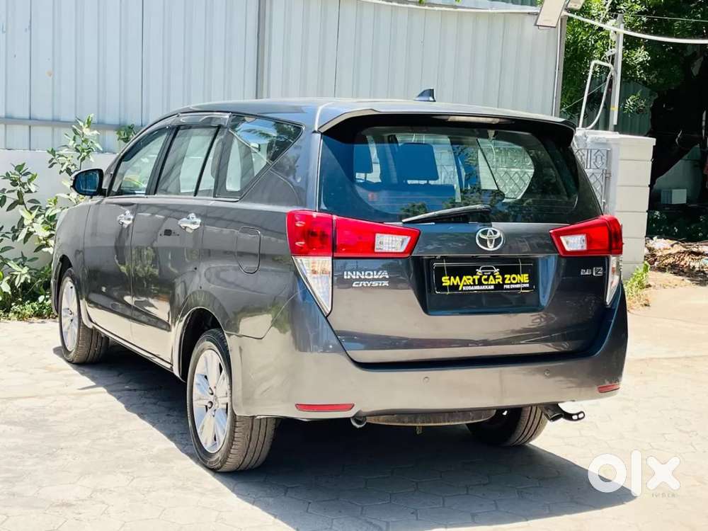 Toyota Innova Crysta 2.8 Zx At 7 Seater, 2016, Diesel