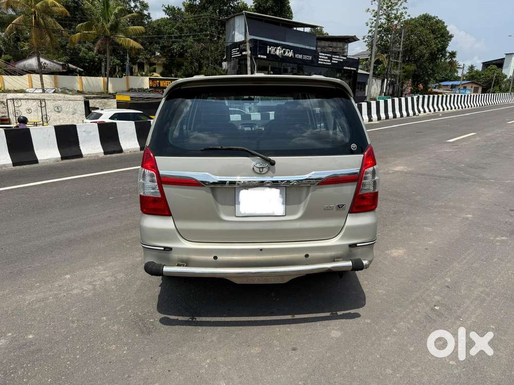 Toyota Innova 2.5 G (diesel) 7 Seater Bs Iv, 2015, Diesel