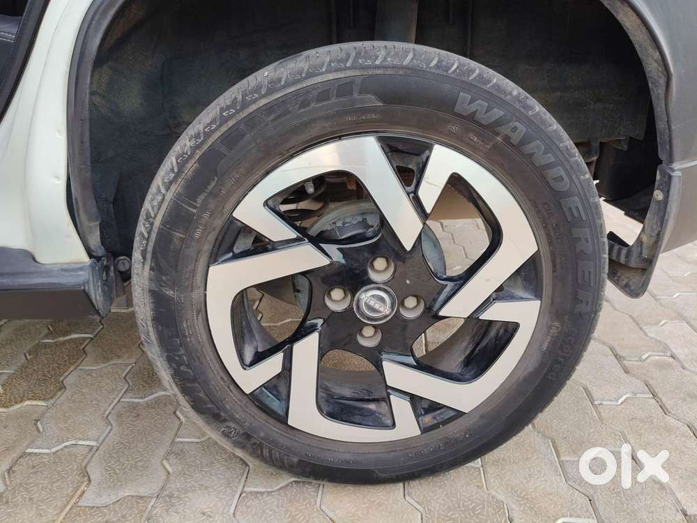Nissan Magnite 1.0 Xv, 2022, Petrol