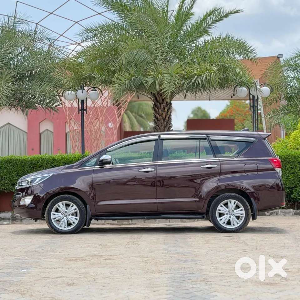 Toyota Innova Crysta 2.8 Zx At 7 Seater, 2019, Diesel