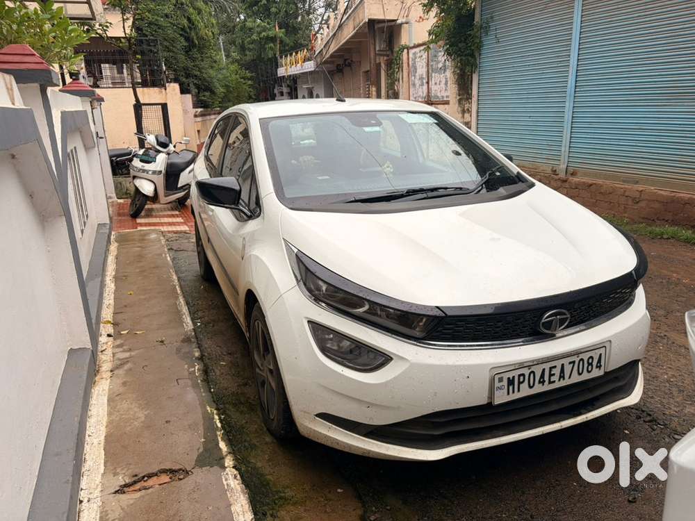 Tata Altroz 2021 Petrol Well Maintained