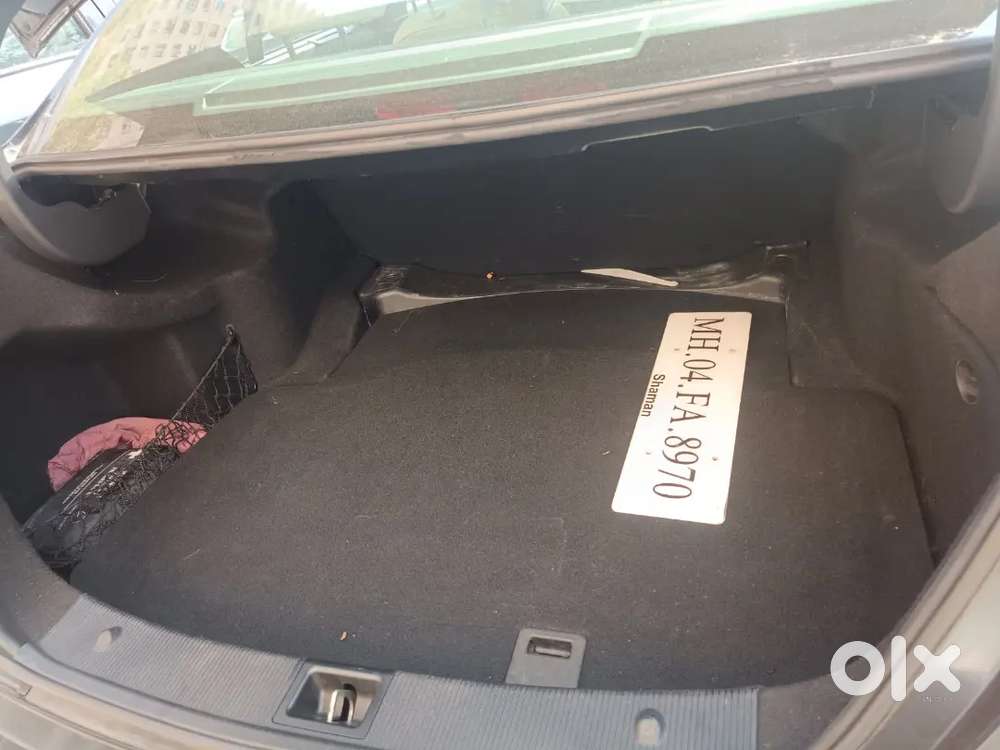 C200 Avantgarde W204 Facelift-1st Owner-panaromic Sunroof