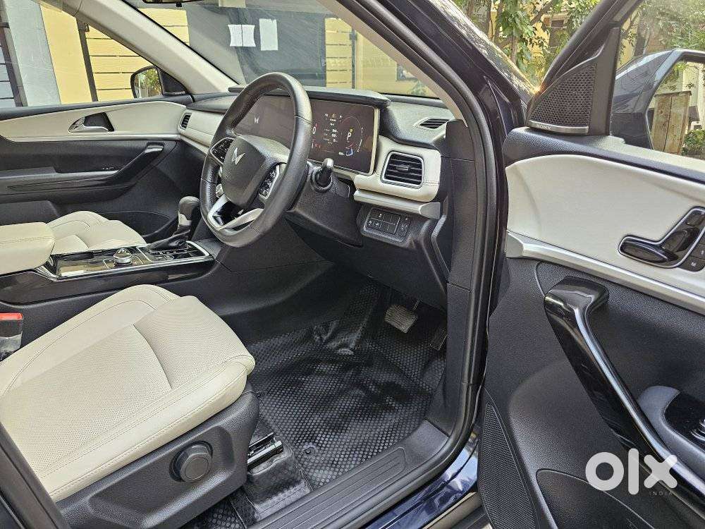 Mahindra Xuv700 2.2 Ax 7 Diesel At Luxury Pack Str, 2024, Diesel