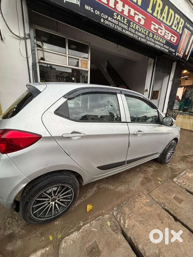 Tata Tiago 2018 Petrol 70000 Km Driven
