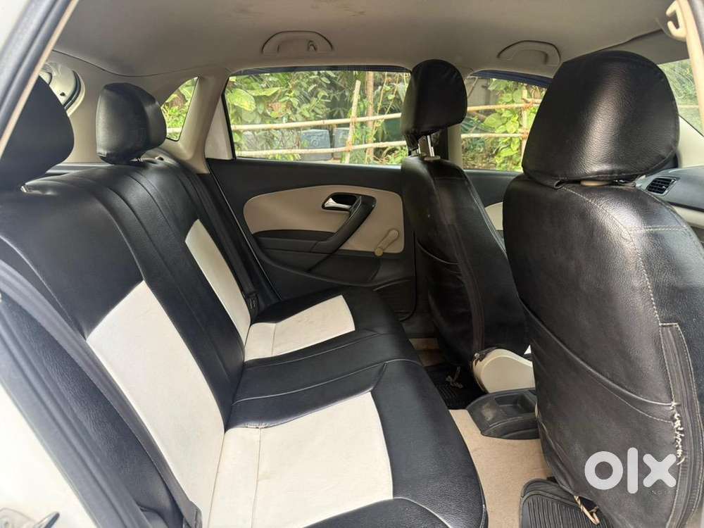 Volkswagen With Manual 2011