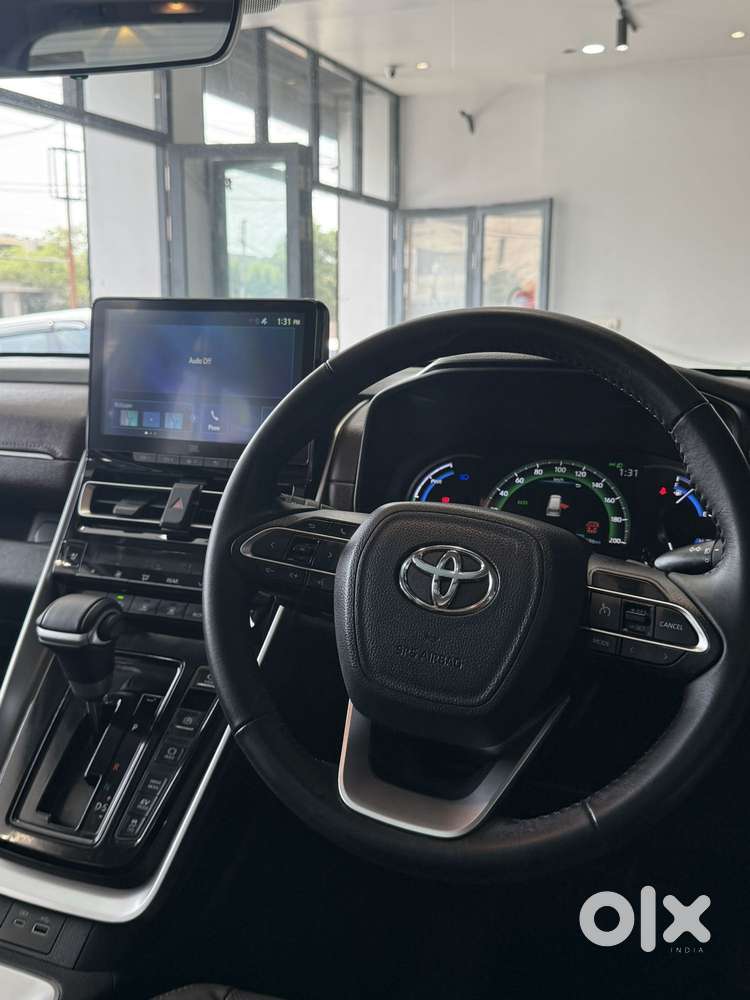 Toyota Innova Hycross 2.0 Zx Hybrid 7 Str, 2023, Cng & Hybrids