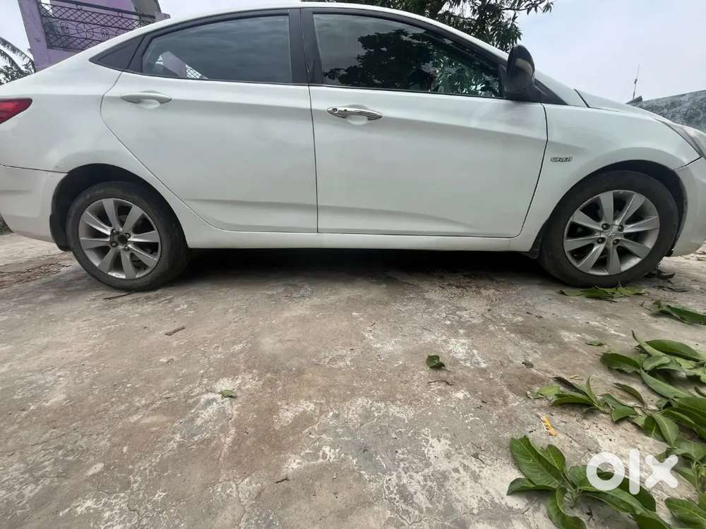 Hyundai Fluidic Verna 2013 Diesel 116430 Km Driven Urgent Sale