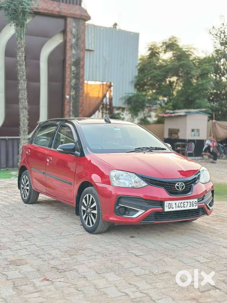 Toyota Etios Liva V Dual Tone, 2019, Petrol