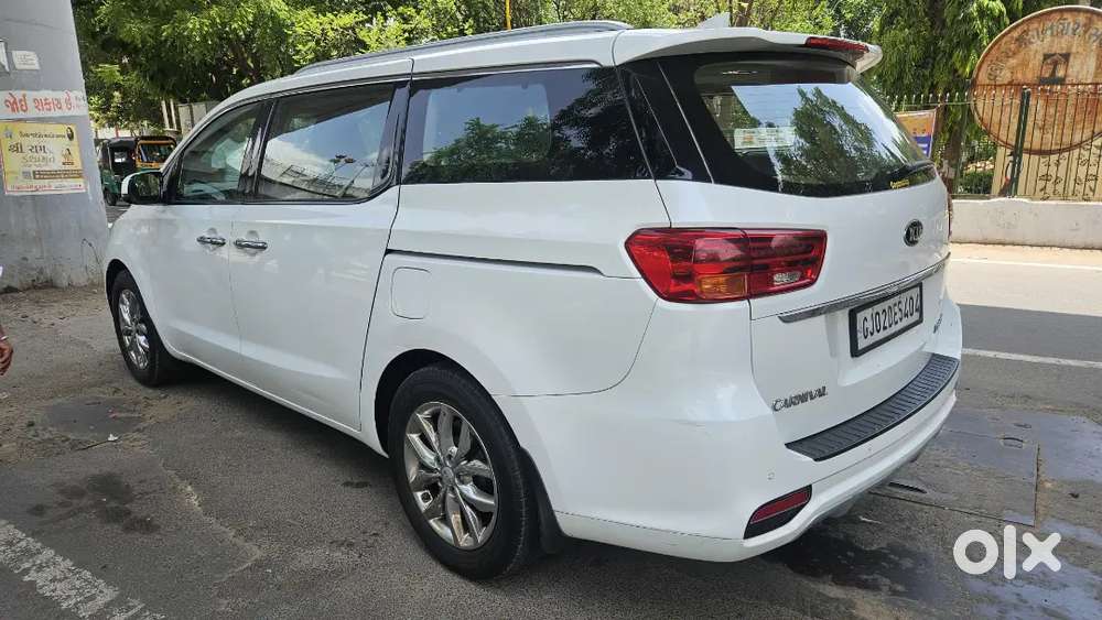 Kia Carnival Limousine