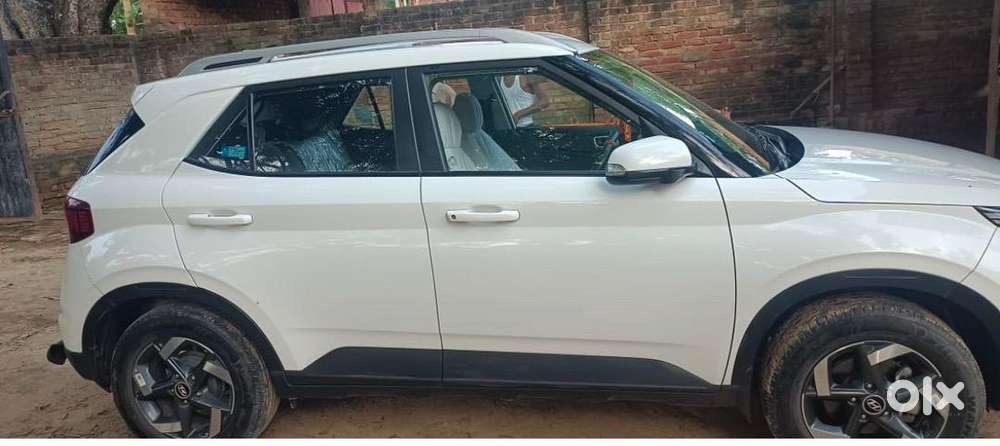 Hyundai Venue 2021 Diesel Well Maintained