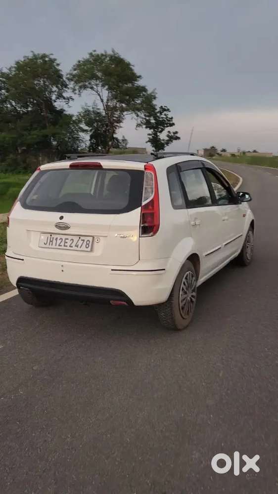 Ford Figo Petrol Lxi 2014 Manual