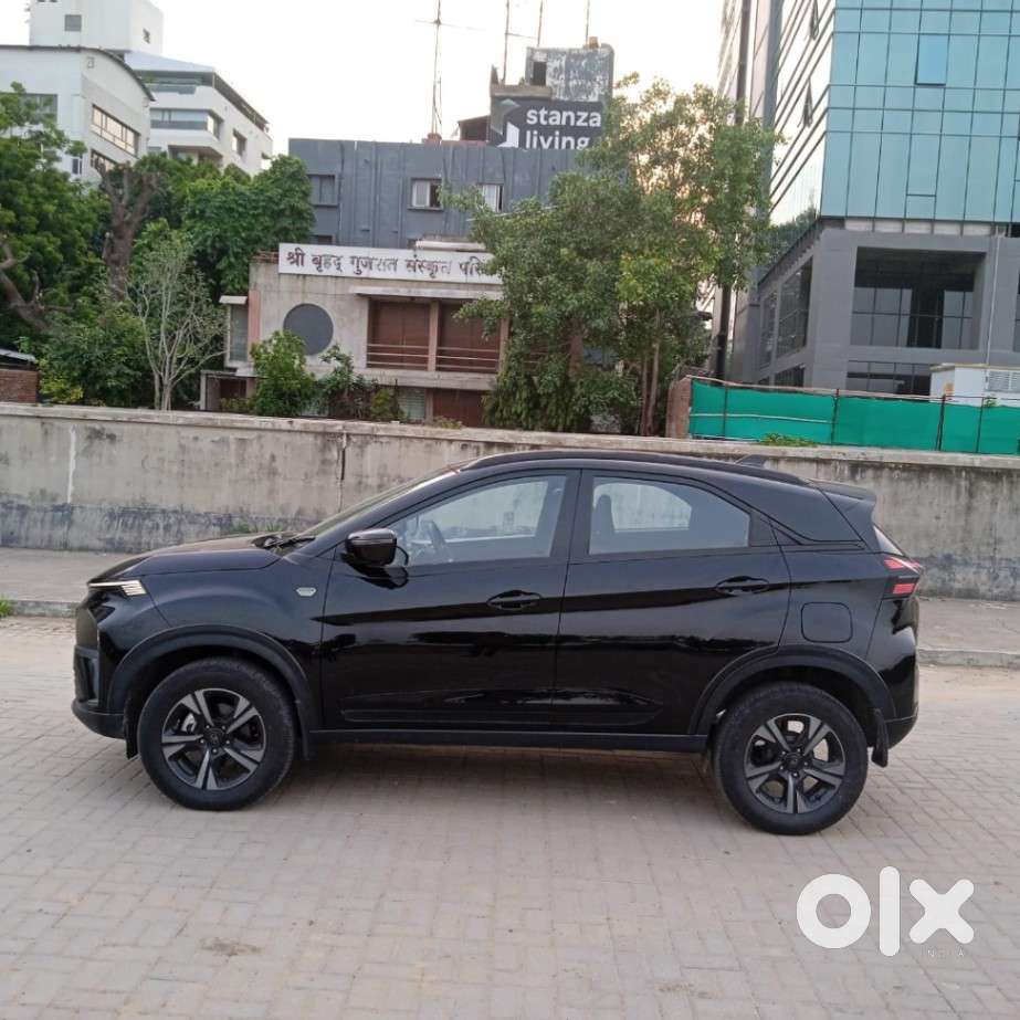 Tata Nexon Fearless Plus (ps) 1.2 Petrol Dca (adas) Red Dark Edition..