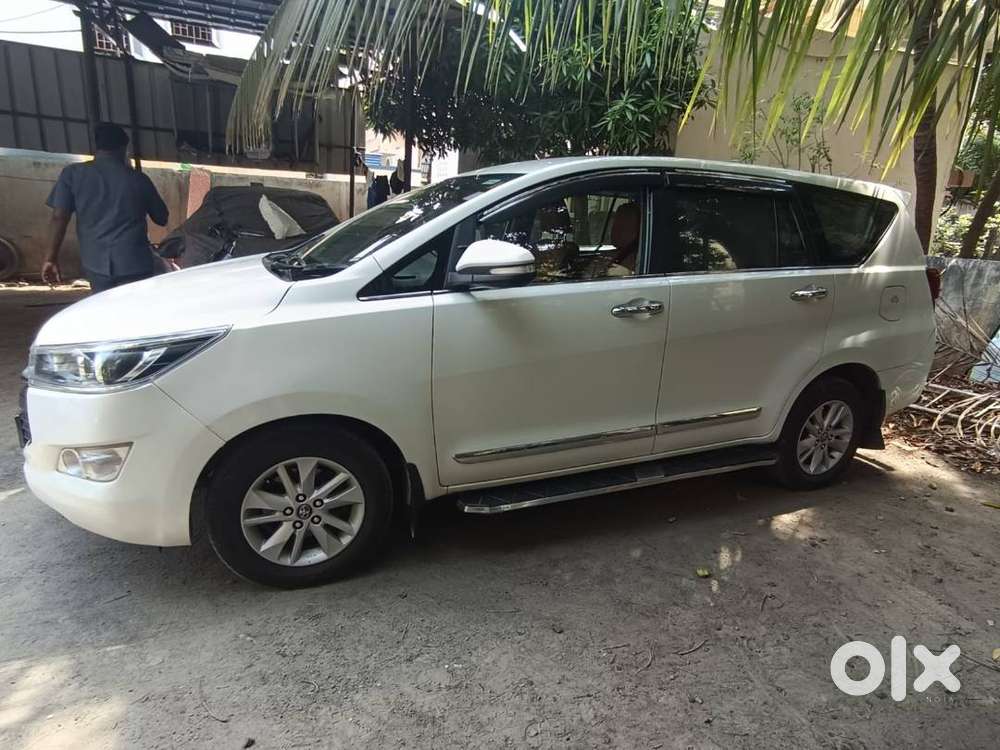 Toyota Innova Crysta 2016 2.4 Vx Mt 8 Str Diesel Manual Single Owner