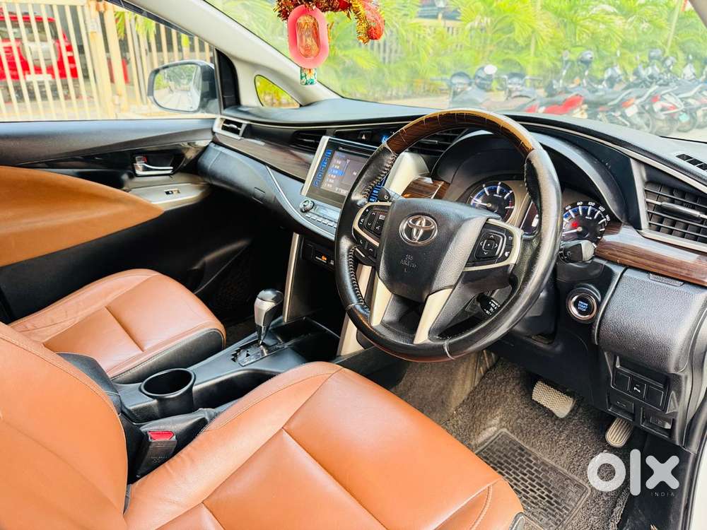 Toyota Innova Crysta 2.8z Automatic, 2017, Diesel