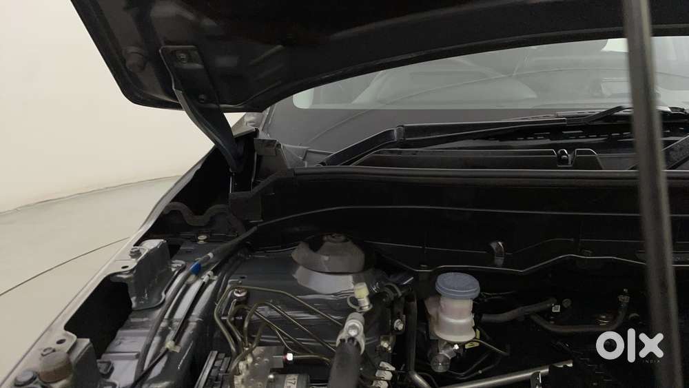 Maruti Suzuki Brezza 1.5 Zxi At Smart Hybrid Dual Tone, 2023, Petrol