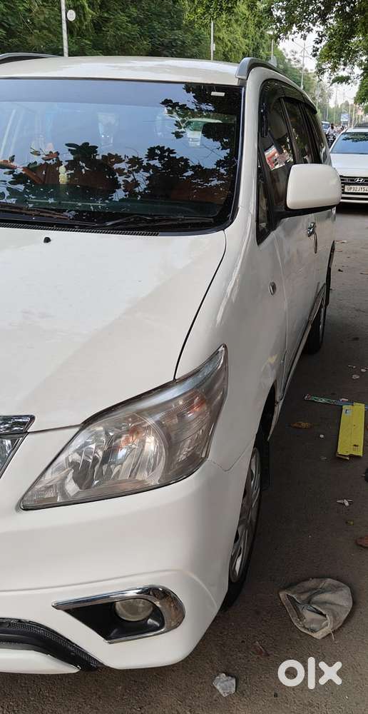 Toyota Innova 2.5 G (diesel) 7 Seater Bs Iv, 2016, Diesel