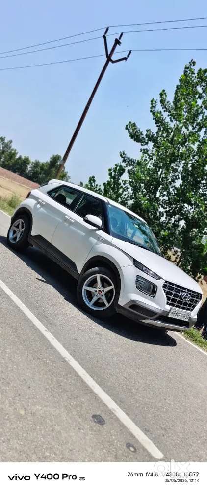 Hyundai Venue Diesel Manual 2021 Variant E New Tire New Alloy New Led
