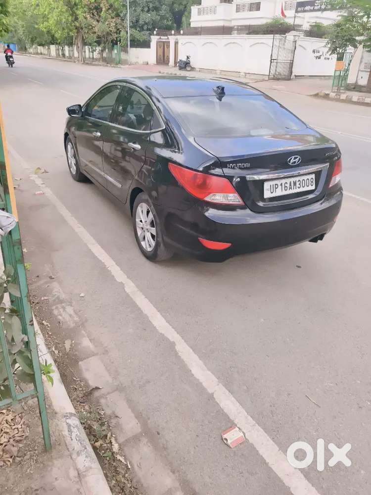 Hyundai Verna Full Black Avon Condition Amplifier Woofer Hooter Lcd