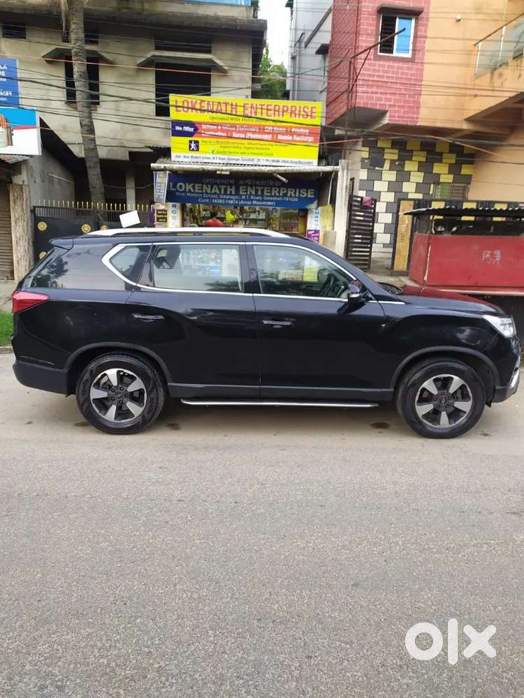 Mahindra Alturas G4 Automatic