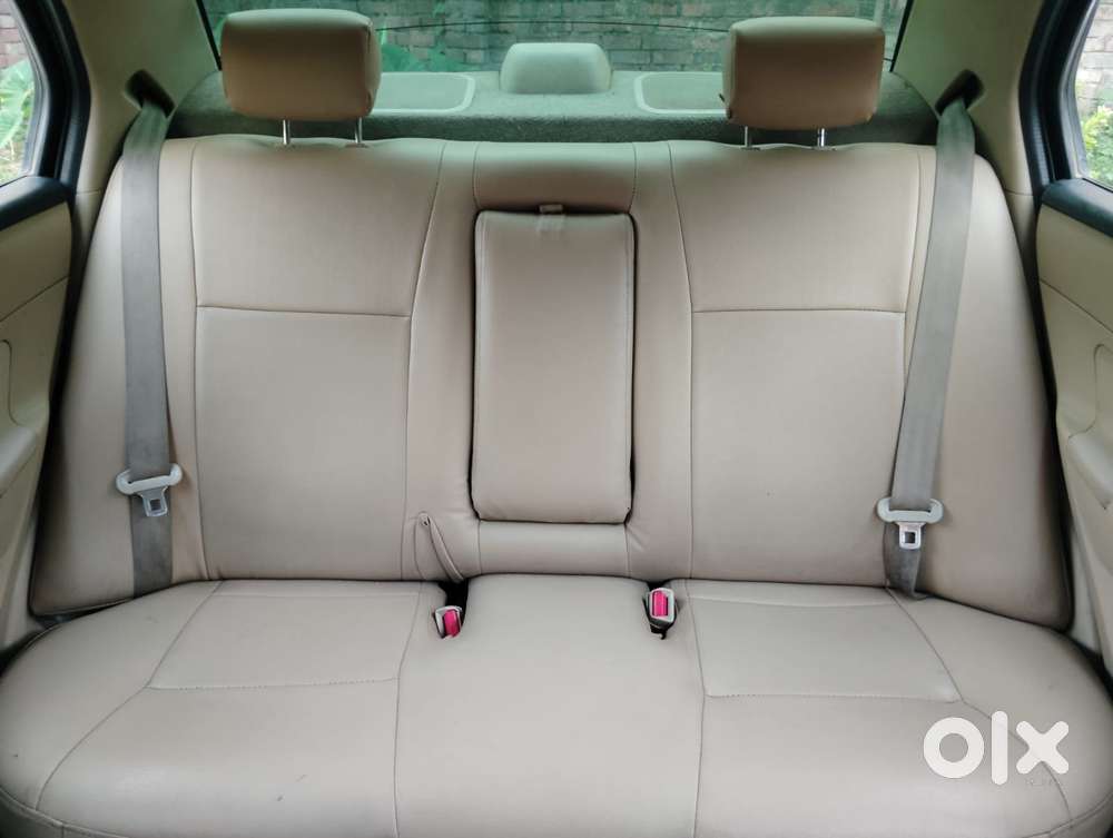 Maruti Suzuki Swift Dzire 1.2 Vxi Bsiv, 2013, Petrol