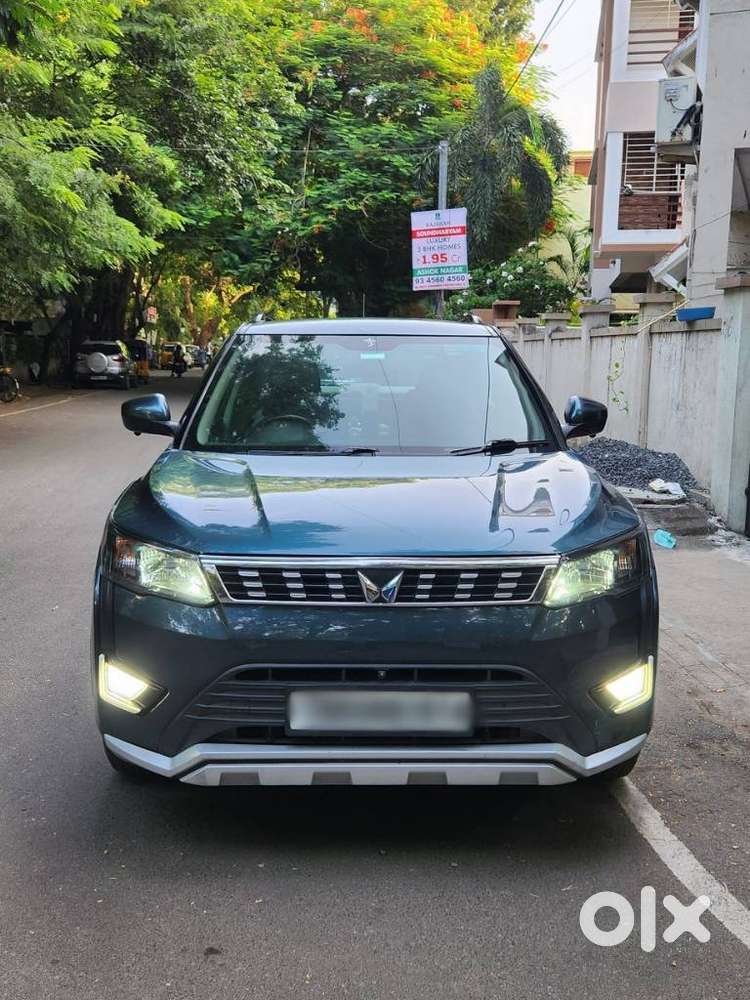 Mahindra Xuv300 1.2 W6 Amt Petrol, 2023, Petrol