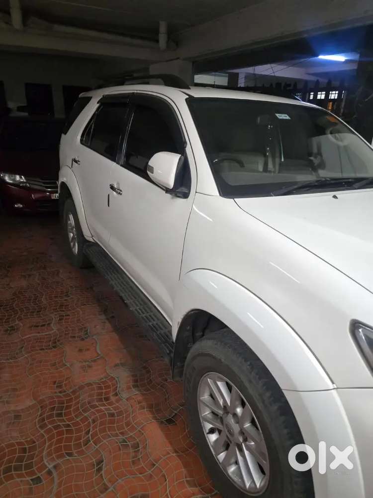 Toyota Fortuner Diesel 2012