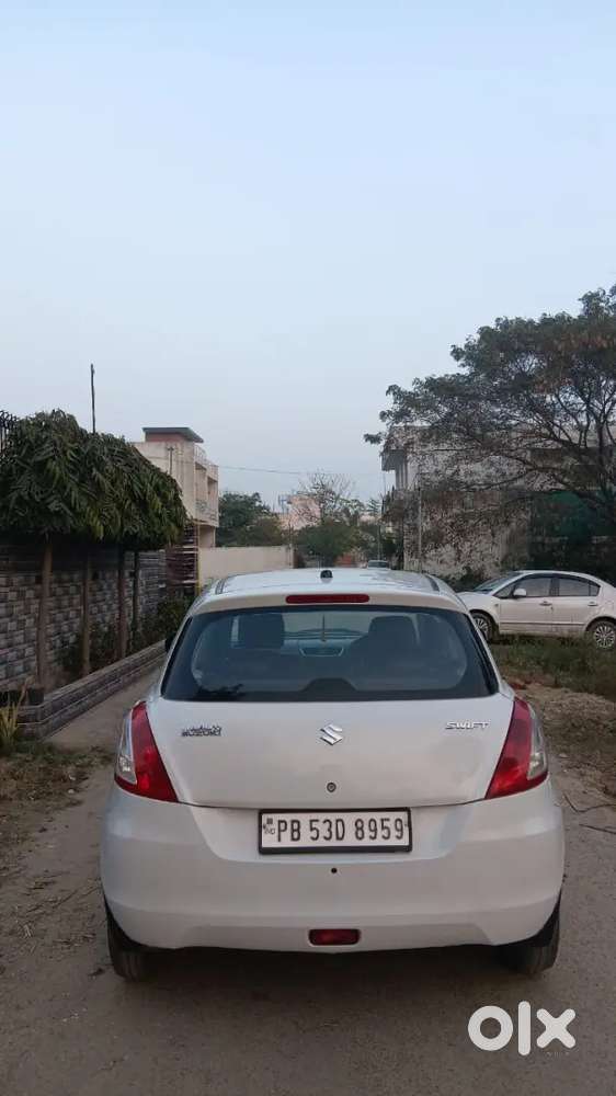 Maruti Suzuki Swift 2015 Diesel 77000 Km Driven