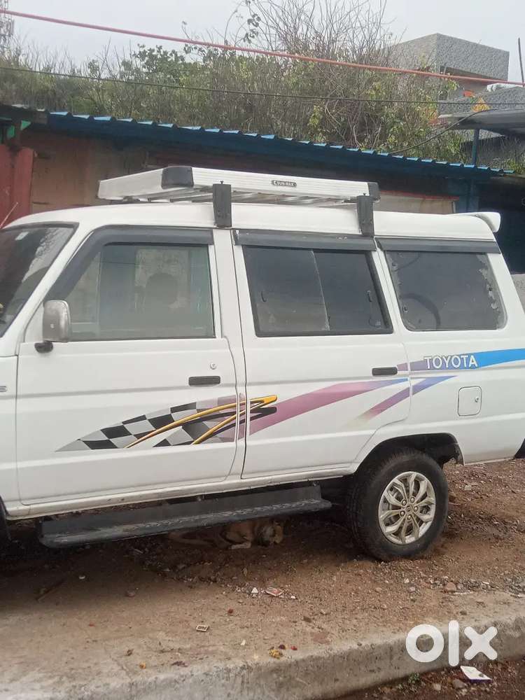 Toyota Qualis 2001