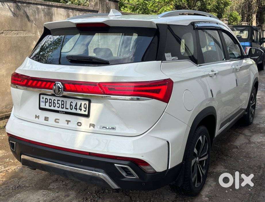 Mg Hector Plus, 2025, Petrol