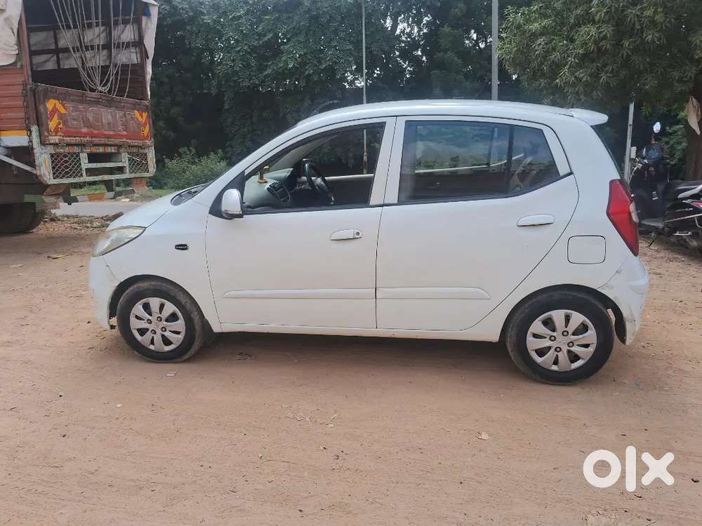 Hyundai I10 Sportz 2012