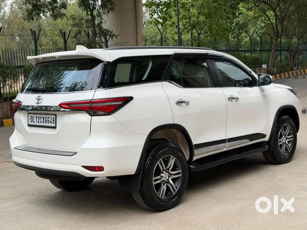 Toyota Fortuner Petrol At 2024
